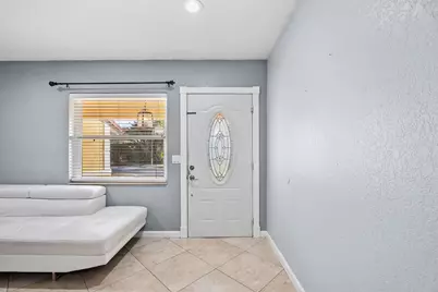 913 Bradley Court, West Palm Beach, FL 33405 - Photo 10