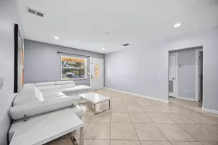 913 Bradley Ct, West Palm Beach, FL 33405 - Photo 8