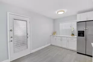 450 Piedmont J, Delray Beach, FL 33484 - Photo 4