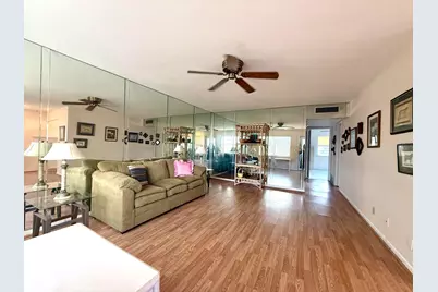 148 Coventry G, West Palm Beach, FL 33417 - Photo 2