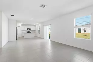 10761 NW Everbreeze Dr, Port Saint Lucie, FL 34987 - Photo 2