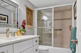 250 NE 20th St, Boca Raton, FL 33431 - Photo 16