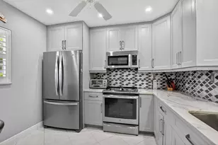 250 NE 20th St, Boca Raton, FL 33431 - Photo 6