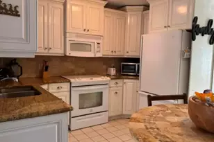 1813 SE Balletos St, Port Saint Lucie, FL 34952 - Photo 4