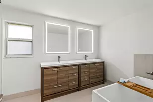 336 Venetian Dr, Delray Beach, FL 33483 - Photo 24