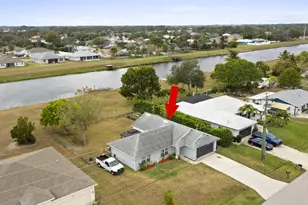 1042 SW Sultan Dr, Port Saint Lucie, FL 34953 - Photo 4