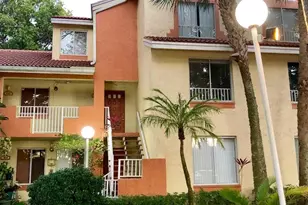 910 Coral Club Dr, Coral Springs, FL 33071 - Photo 2