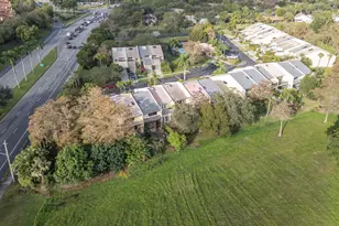 1989 Canterbury Cir, Wellington, FL 33414 - Photo 24