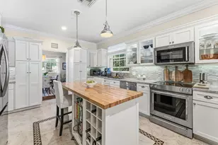 1403 Indian Rd E, West Palm Beach, FL 33406 - Photo 14