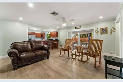 7410 Venetian Way, Lake Clarke Shores, FL 33406 - Photo 14