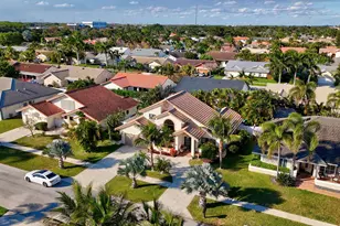 349 Seneca Ln, Boca Raton, FL 33487 - Photo 2