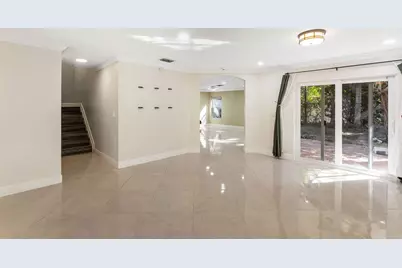 6384 Adriatic Way, West Palm Beach, FL 33413 - Photo 6