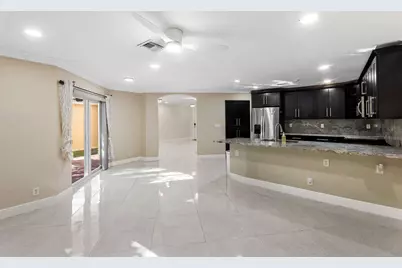 6384 Adriatic Way, West Palm Beach, FL 33413 - Photo 12