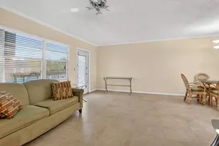2070 Newport Q, Deerfield Beach, FL 33442 - Photo 10