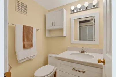 2070 Newport Q, Deerfield Beach, FL 33442 - Photo 14