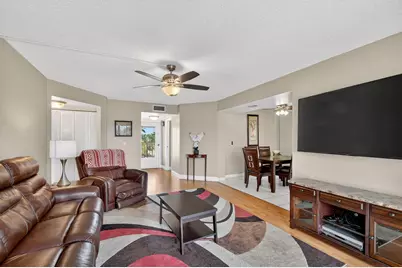 3871 Via Poinciana #404, Lake Worth, FL 33467 - Photo 6