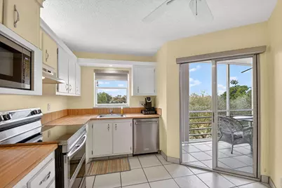 3871 Via Poinciana #404, Lake Worth, FL 33467 - Photo 14