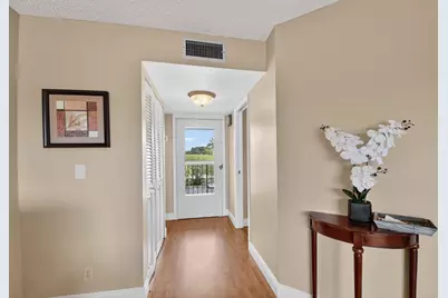 3871 Via Poinciana #404, Lake Worth, FL 33467 - Photo 4