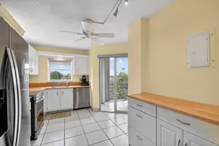 3871 Via Poinciana, Lake Worth, FL 33467 - Photo 10