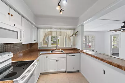 5570 Tamberlane Circle #131, Palm Beach Gardens, FL 33418 - Photo 12