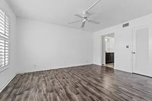 5570 Tamberlane Cir, Palm Beach Gardens, FL 33418 - Photo 14