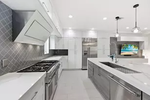 1044 NW 6th Dr, Boca Raton, FL 33486 - Photo 18