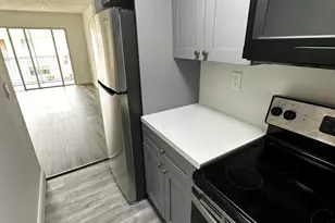 1501 Crescent Cir, Lake Park, FL 33403 - Photo 2