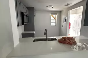 1505 Crescent Cir, West Palm Beach, FL 33403 - Photo 4