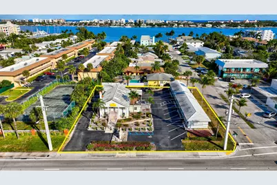 704 N Dixie Highway, Lantana, FL 33462 - Photo 2