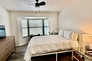 325 Knotty Wood Ln, Wellington, FL 33414 - Photo 22