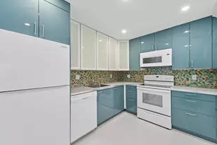 3220 Bayview Dr, Fort Lauderdale, FL 33306 - Photo 4