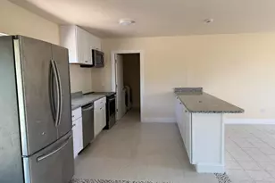 2142 SE East Dunbrooke Cir, Port Saint Lucie, FL 34984 - Photo 4