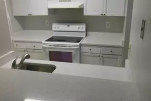 709 Meadows Cir, Boynton Beach, FL 33436 - Photo 2