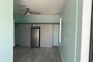 907 SE Lake St, Stuart, FL 34994 - Photo 6