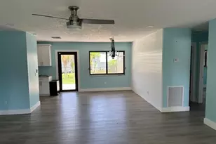 907 SE Lake St, Stuart, FL 34994 - Photo 2