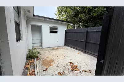 34 W 34th Street, Riviera Beach, FL 33404 - Photo 4