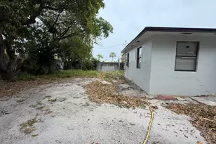 34 W 34th St, West Palm Beach, FL 33404 - Photo 2