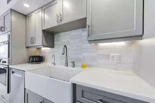 5510 N Ocean Dr, Singer Island, FL 33404 - Photo 10