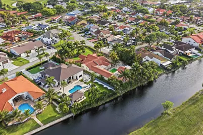 7445 N Augusta Drive, Hialeah, FL 33015 - Photo 46