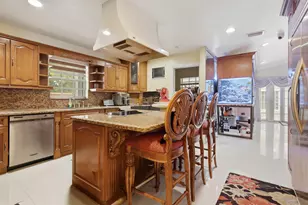 7445 N Augusta Dr, Hialeah, FL 33015 - Photo 26