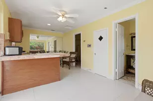 7445 N Augusta Dr, Hialeah, FL 33015 - Photo 14