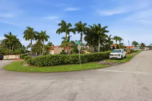 7445 N Augusta Dr, Hialeah, FL 33015 - Photo 4