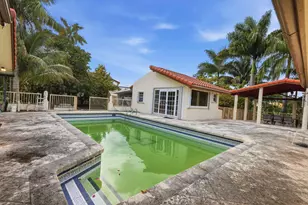7445 N Augusta Dr, Hialeah, FL 33015 - Photo 10