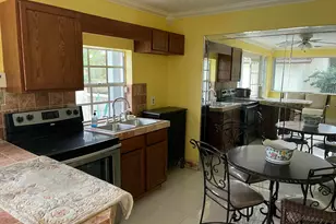 7445 N Augusta Dr, Hialeah, FL 33015 - Photo 14