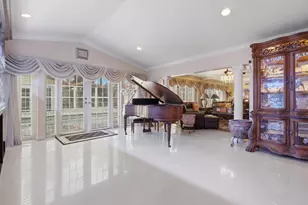 7445 N Augusta Dr, Hialeah, FL 33015 - Photo 22