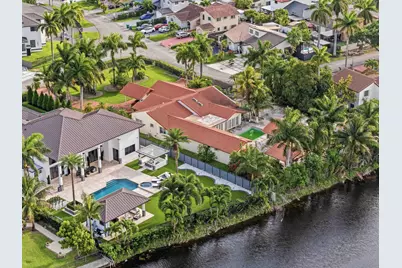 7445 N Augusta Drive, Hialeah, FL 33015 - Photo 44