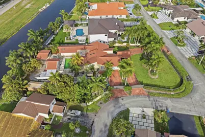 7445 N Augusta Drive, Hialeah, FL 33015 - Photo 42