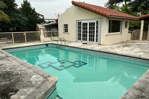 7445 N Augusta Dr, Hialeah, FL 33015 - Photo 10