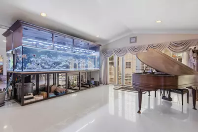 7445 N Augusta Drive, Hialeah, FL 33015 - Photo 20