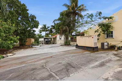 7445 N Augusta Drive, Hialeah, FL 33015 - Photo 8